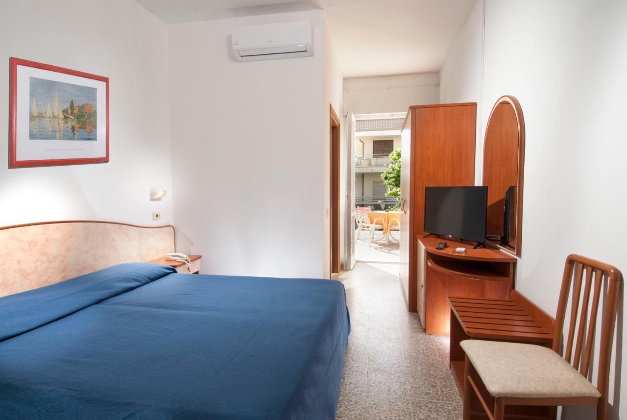 Hotel Holiday Sunshine Summer Misano Adriatico Luaran gambar