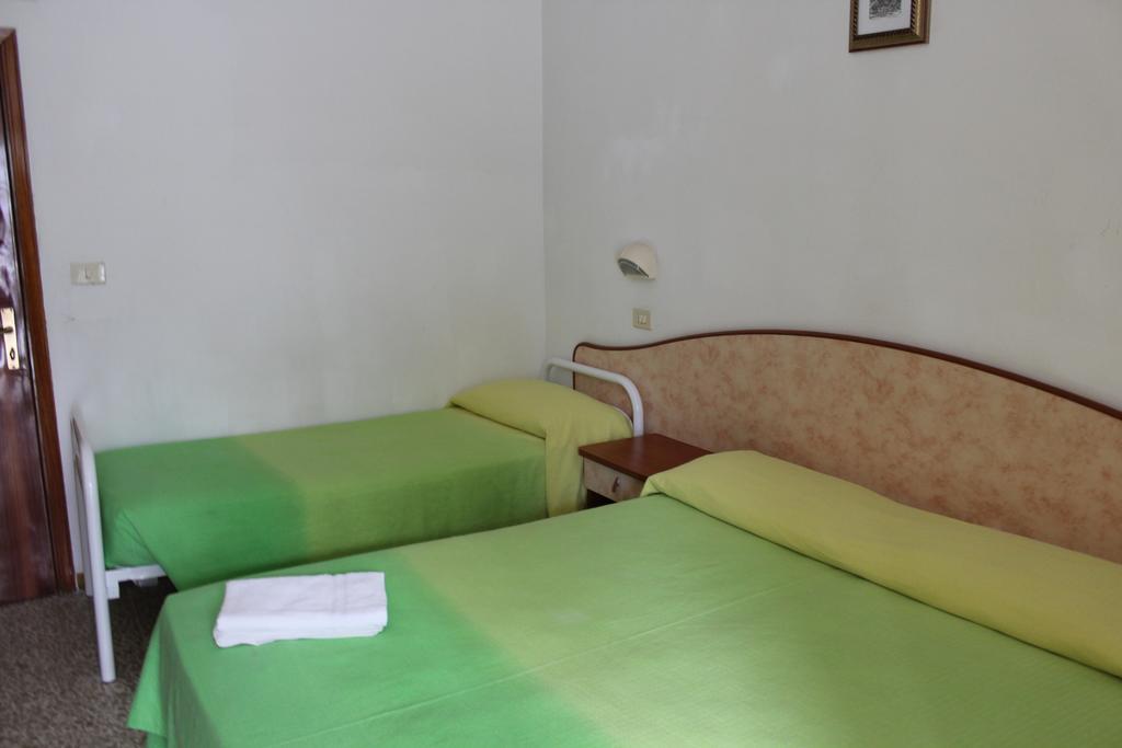 Hotel Holiday Sunshine Summer Misano Adriatico Luaran gambar