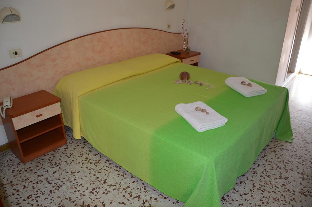 Hotel Holiday Sunshine Summer Misano Adriatico Luaran gambar